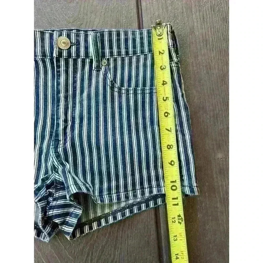 American Eagle Outfitters nice preowned